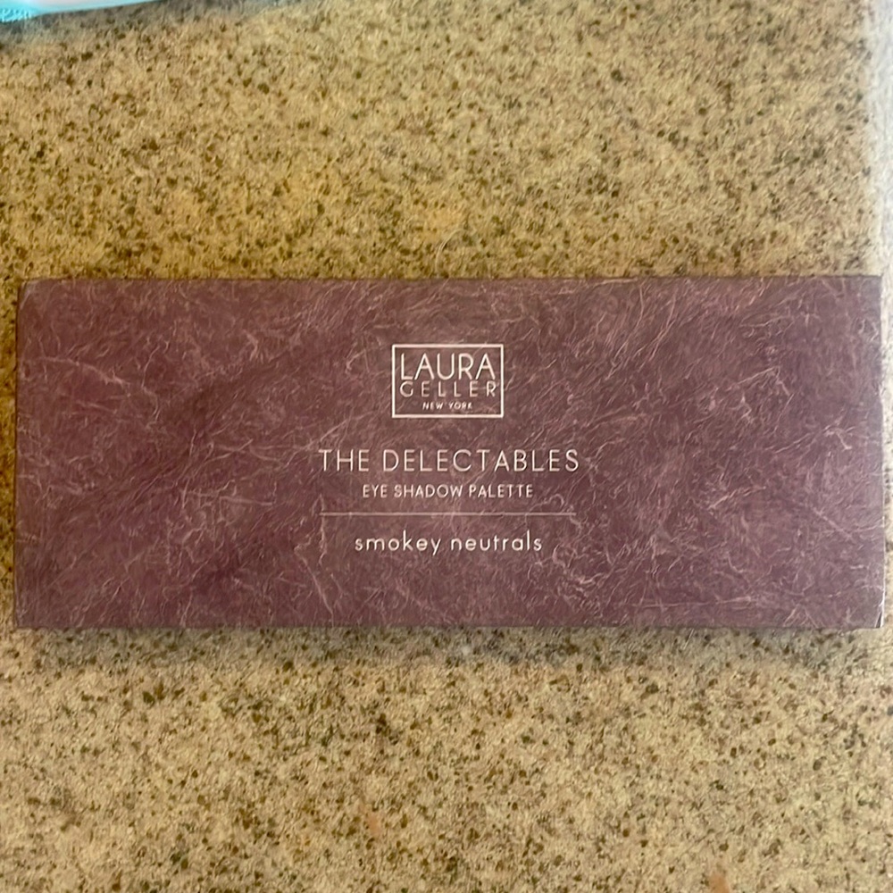 Laura Geller “The Delectables” eye shadow palette in “Smokey Neutrals” Smoky new